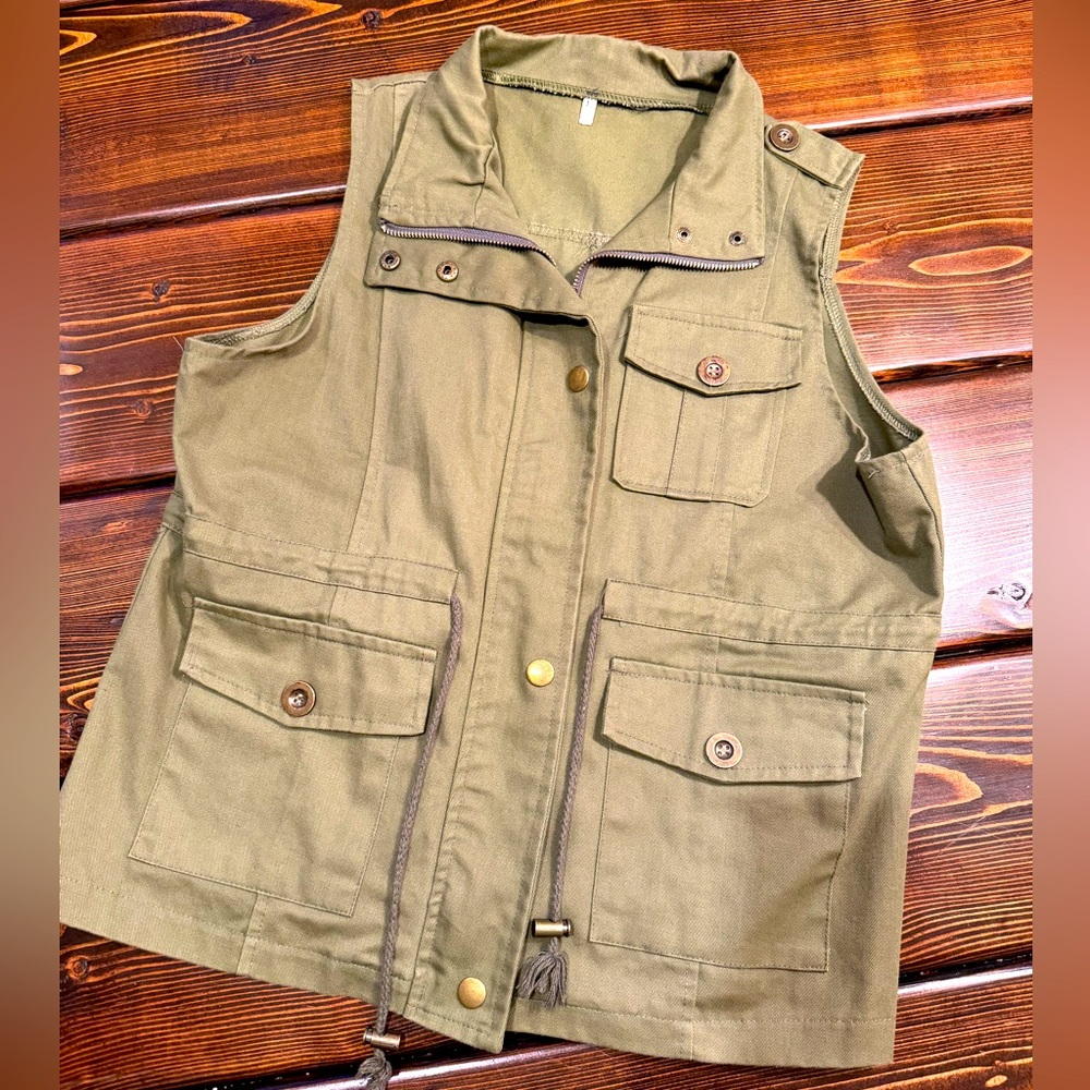 Women’s Cargo Vest